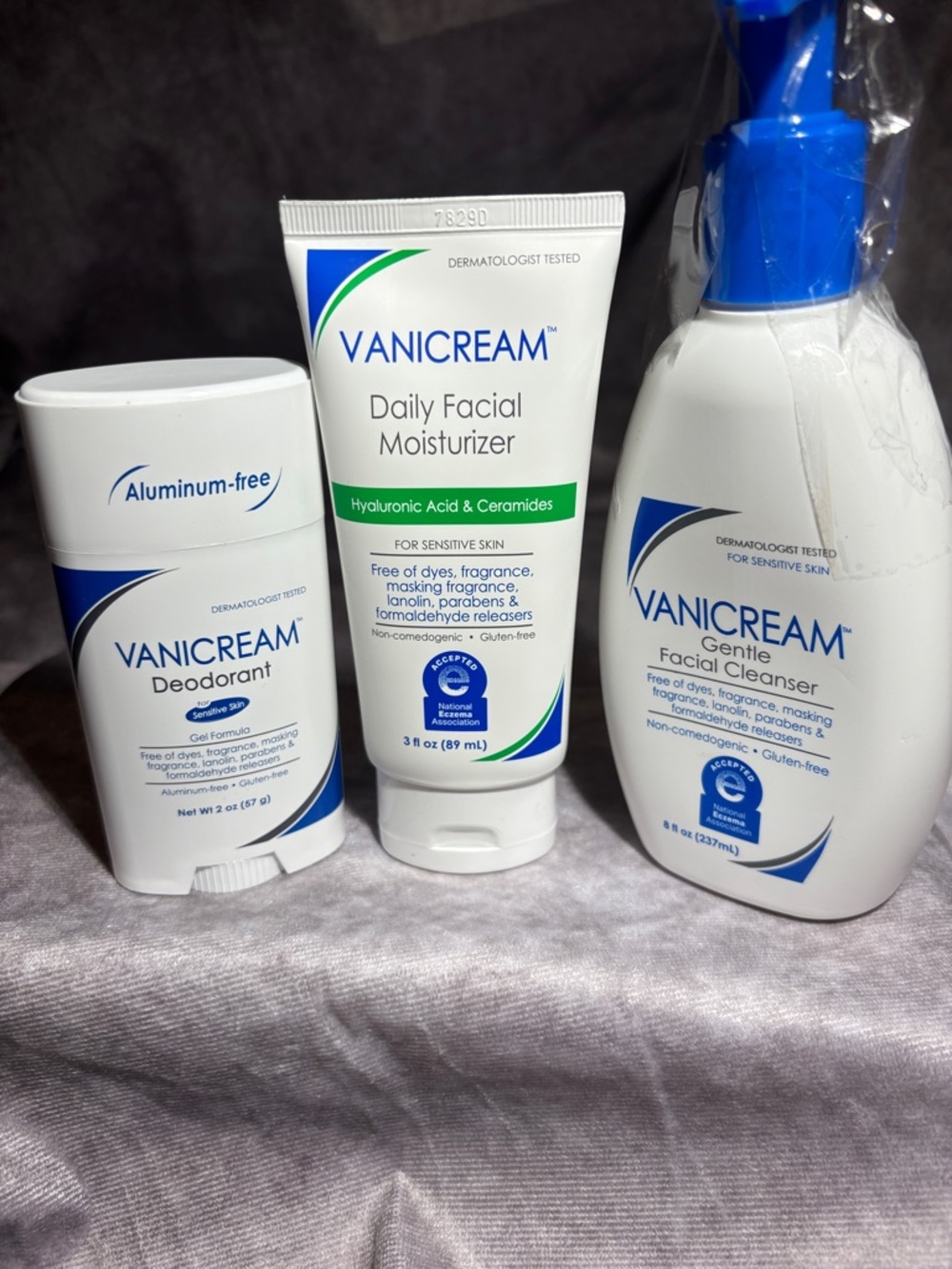 Gentle Facial Cleanser & Daily Facial Moisturizer Set - White/Blue